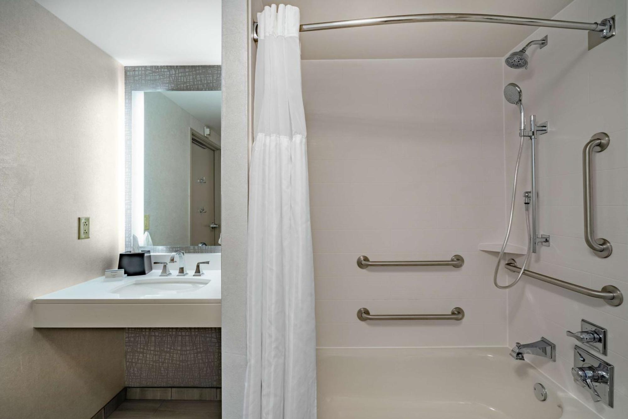 Hilton Garden Inn Louisville East Εξωτερικό φωτογραφία