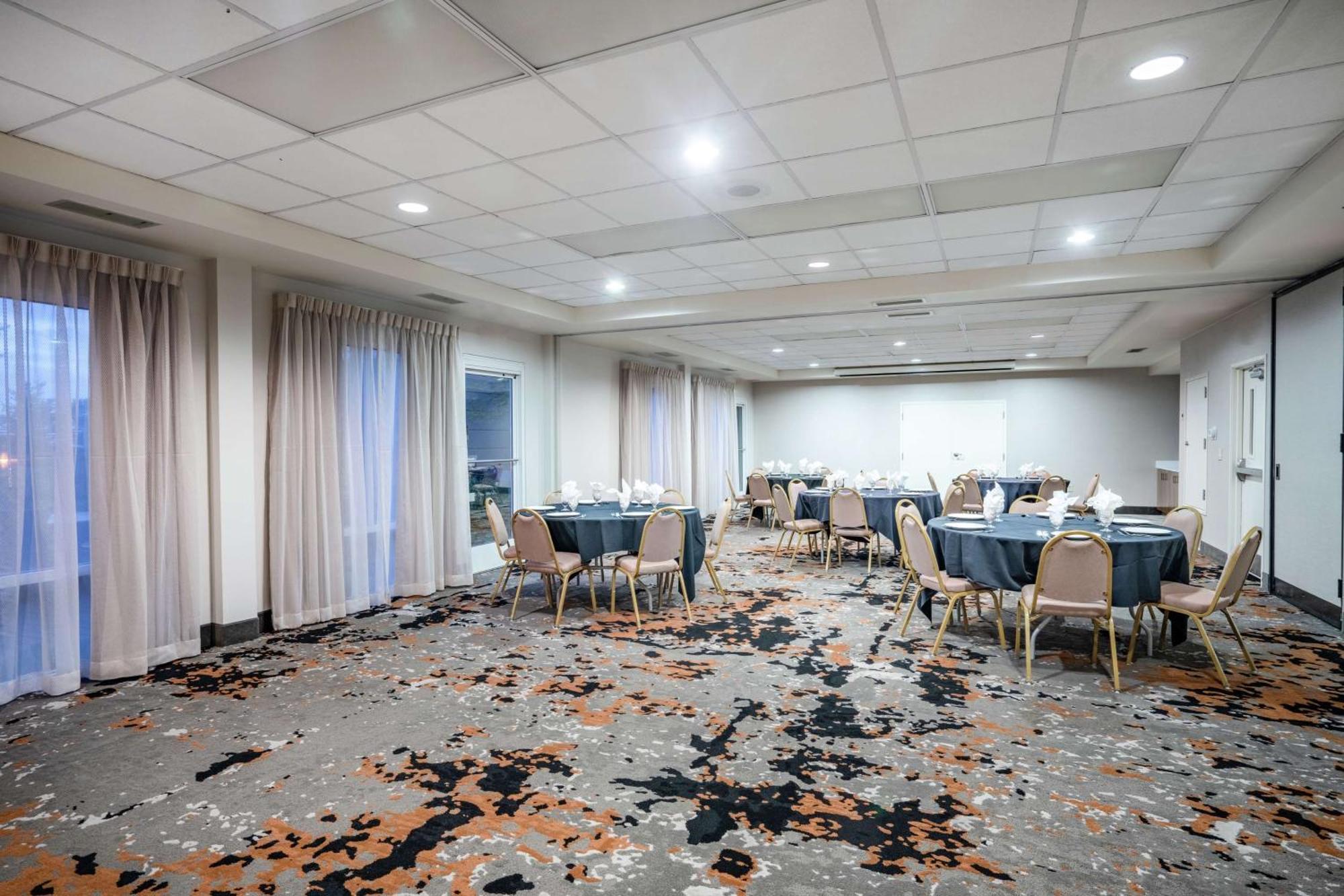 Hilton Garden Inn Louisville East Εξωτερικό φωτογραφία