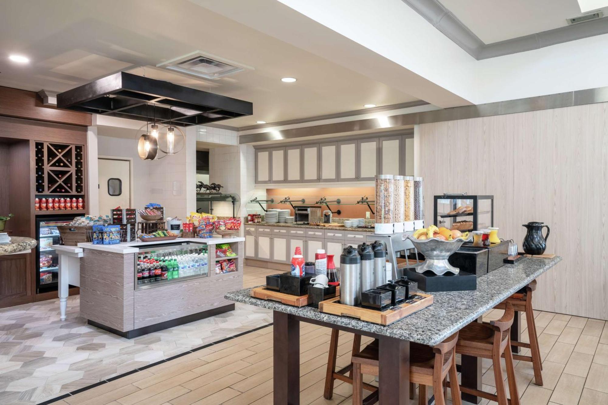 Hilton Garden Inn Louisville East Εξωτερικό φωτογραφία